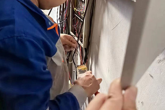 消防報(bào)警系統(tǒng)的安裝需要符合哪些規(guī)范對(duì)線(xiàn)路，設(shè)備有哪些要求？